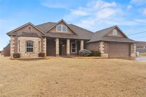 102 Woodland Dr, Watonga, OK 73772