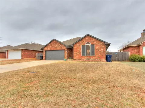 12325 SW 12th St, Yukon, OK 73099