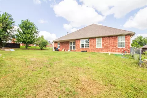 702 Meleah Ln, Mcloud, OK 74851 photo 17