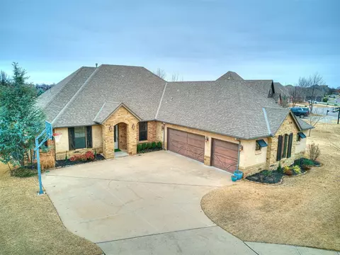 700 Tacoma Bridge Ct, Edmond, OK 73034 photo 2