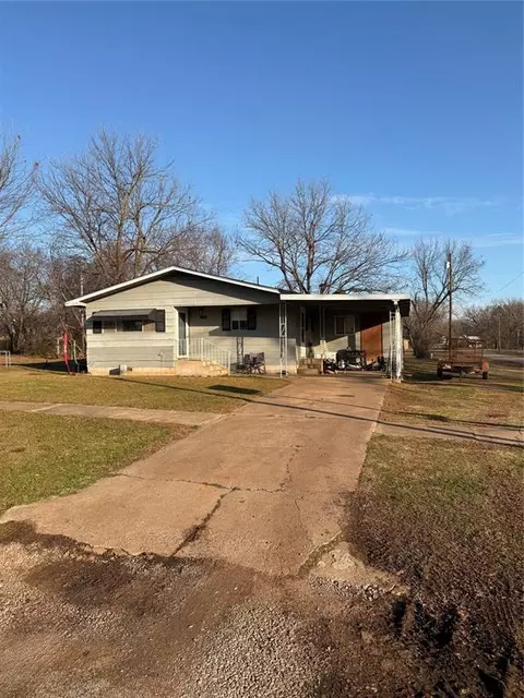122 E 2nd St, Davenport, OK 74026