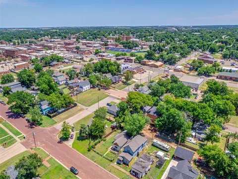 410 S 2nd St, Guthrie, OK 73044 photo 46