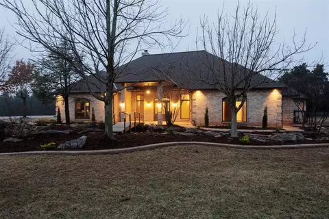 10401 Fawn Trace Rd, Mustang, OK 73064