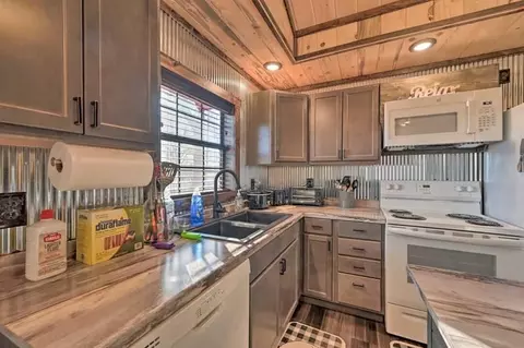 1985 Belpine Loop, Broken Bow, OK 74728