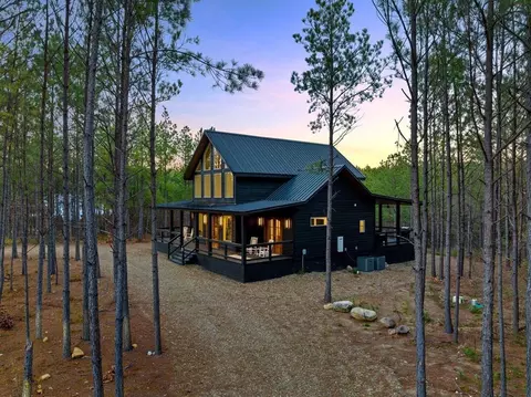Exterior - 33 Bear Cedar Trl, Broken Bow, OK 74728 photo 11 of 12