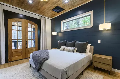 Bedroom - 33 Bear Cedar Trl, Broken Bow, OK 74728 photo 1 of 7