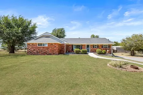 1406 S Radio Rd, El Reno, OK 73036