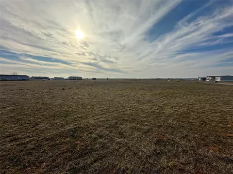 9 S Hydro Hills Rd, Hydro, OK 73048