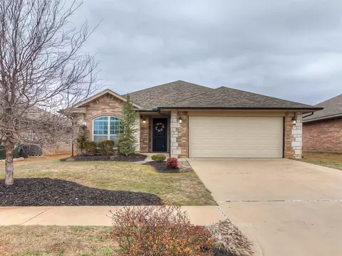 521 Talon Dr, Norman, OK 73072