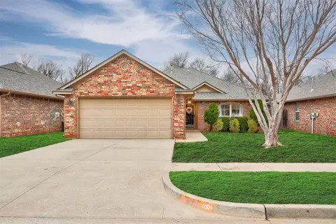 3221 Sahoma Trl, Yukon, OK 73099