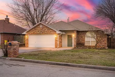 712 Woodbriar, Noble, OK 73068