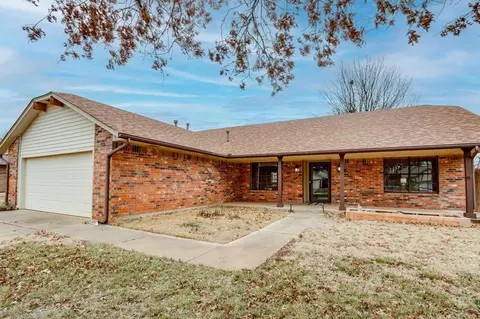 1108 Mars Rd, Edmond, OK 73003