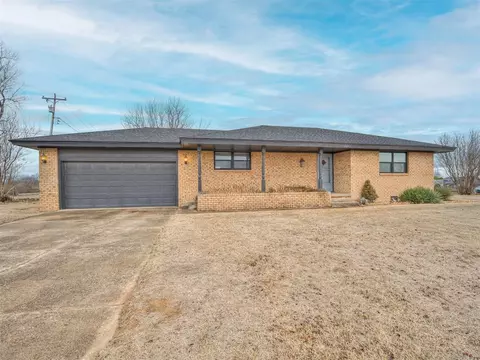 20411 Elm St, Harrah, OK 73045