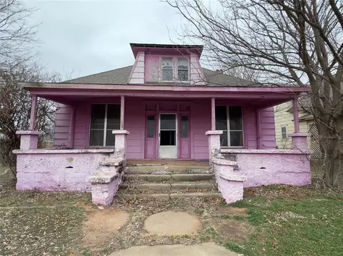 415 S Pennsylvania Ave, Mangum, OK 73554