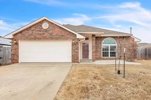 11704 SW 11th St, Yukon, OK 73099