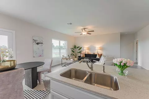1041 County Street 2910, Tuttle, OK 73089