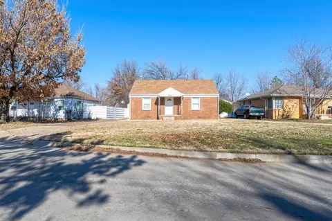 914 E Lockheed Dr, Midwest City, OK 73110