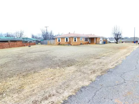 2119 W Harrison Ave, Guthrie, OK 73044