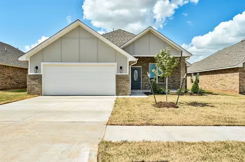 1233 E Stetson Ln, Mustang, OK 73064