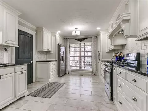 11501 Buckingham Ct, Yukon, OK 73099