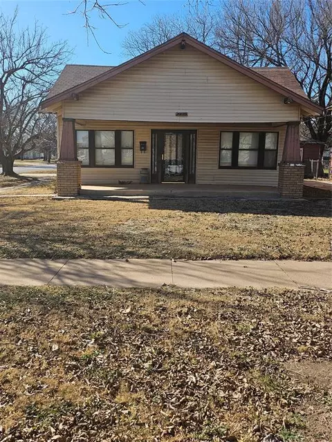229 S Hill St, Hobart, OK 73651