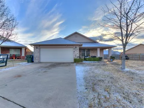 2032 Cloverdale Ln, Norman, OK 73071