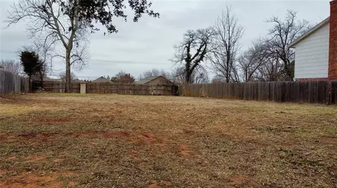 6205 N Latham Ct, Oklahoma City, OK 73132