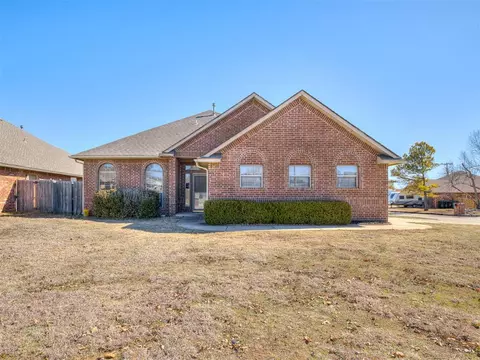 9033 NW 99th St, Yukon, OK 73099