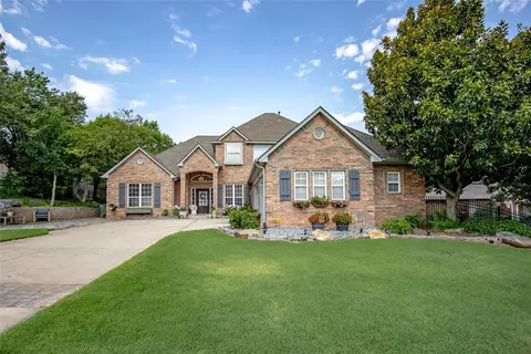 1109 Gulmor Dr, Edmond, OK 73034