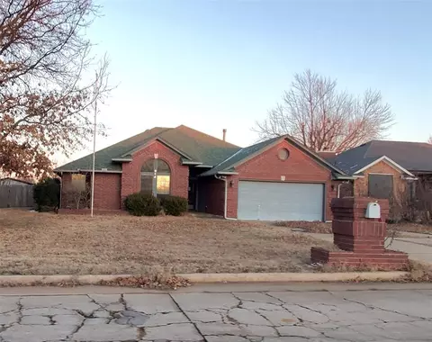 914 Harrison St, Harrah, OK 73045