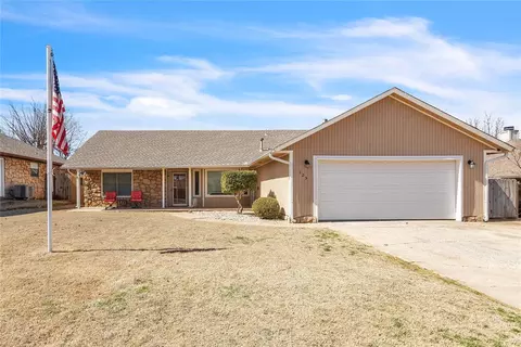 125 Lochwood Pl, Yukon, OK 73099