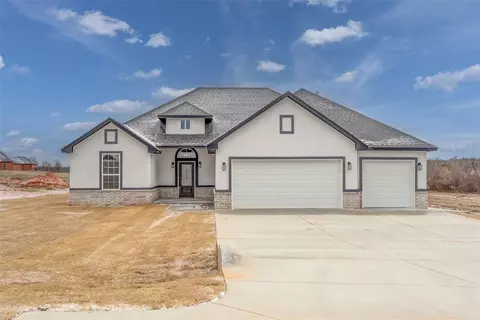 2435 Raven Cir, Blanchard, OK 73010