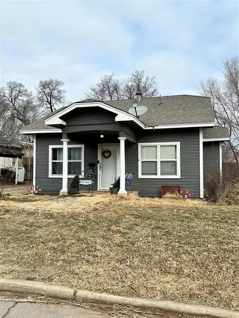 1011 W 5th St, Elk City, OK 73644