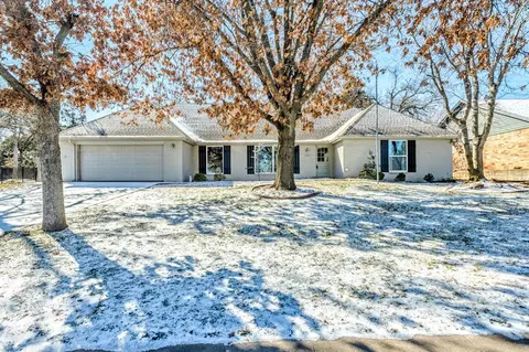 1400 Cedar Ridge Rd, Edmond, OK 73013