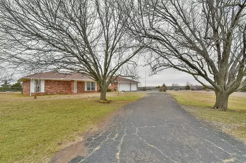 404 W Johnson Dr, Guthrie, OK 73044