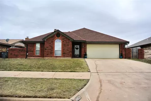 1407 SE Walnut Creek Rd, Lawton, OK 73501
