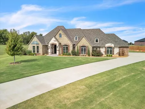 689 Pedras Cir, Newcastle, OK 73065