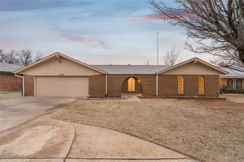 11905 Ashford Dr, Yukon, OK 73099