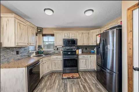 201 NW Jordan Way, Cache, OK 73527 photo 6