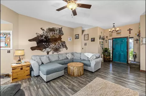 201 NW Jordan Way, Cache, OK 73527 photo 3
