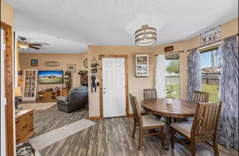201 NW Jordan Way, Cache, OK 73527 photo 8