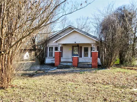 212 E Main St, Tecumseh, OK 74873