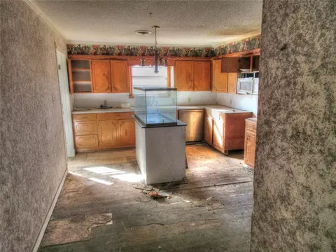 212 E Main St, Tecumseh, OK 74873 photo 7