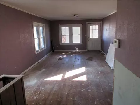 212 E Main St, Tecumseh, OK 74873 photo 2