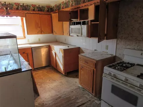 212 E Main St, Tecumseh, OK 74873 photo 9