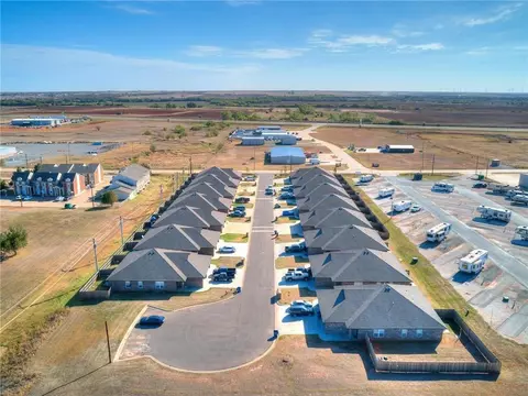 809 Aspen Dr, Kingfisher, OK 73750
