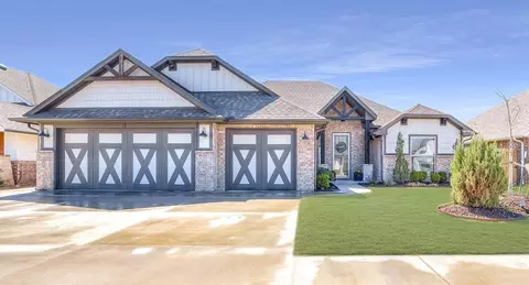 11028 NW 20th St, Yukon, OK 73099