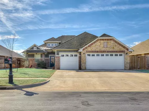 2716 SE 22nd St, Moore, OK 73160
