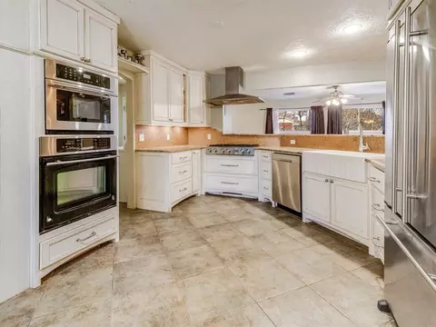 927 Mockingbird Ln, Norman, OK 73071 photo 2