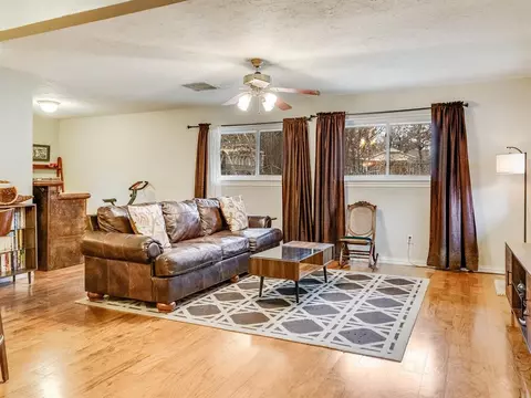 927 Mockingbird Ln, Norman, OK 73071 photo 11